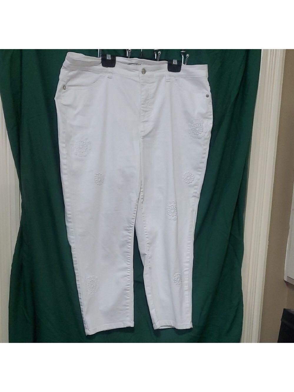 Northern Reflections Curvy Essential Women's White Cropped Jeans Size 16